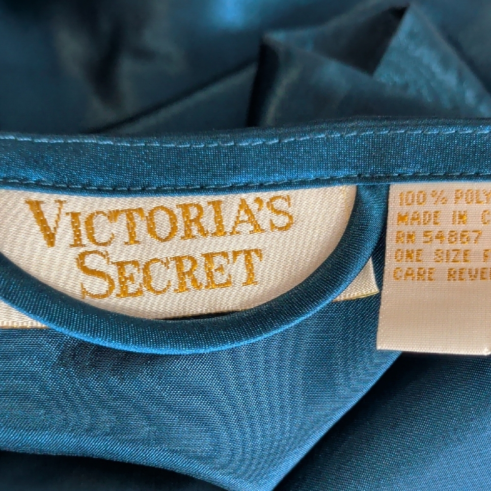 Victoria's Secret Vintage Teal Robe - Picture 2 of 4